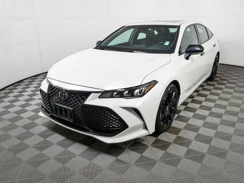 Used 2021 Toyota Avalon XSE FWD image 25