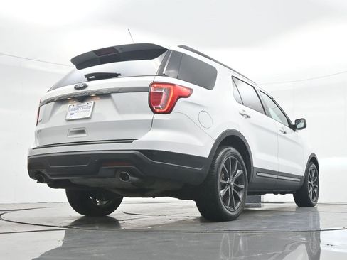 Used 2018 Ford Explorer XLT w/ Equipment Group 202A FWD image 32