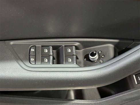 Used 2023 Audi A4 2.0T Premium w/ Convenience Package image 11