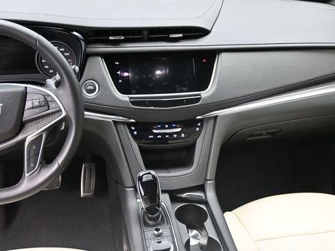 New 2025 Cadillac XT5 Sportv w/ Technology Package image 12