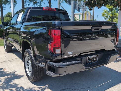 Used 2025 Chevrolet Colorado W/T AWD/4WD image 8