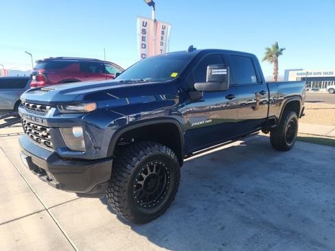 Used 2023 Chevrolet Silverado 2500 Custom w/ Custom Value Package image 8