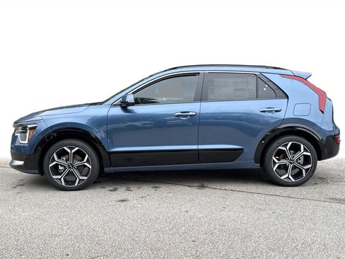 New 2025 Kia Niro SX Touring image 21