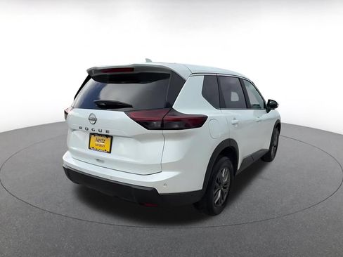 Used 2026 Nissan Rogue SV FWD image 14