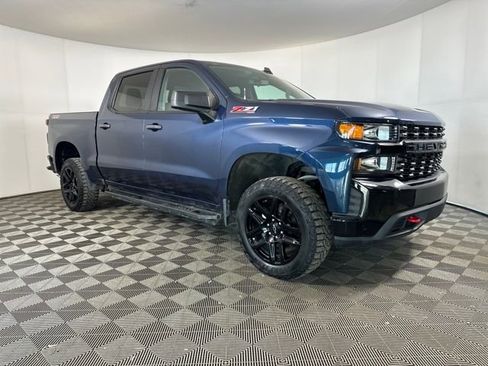 Used 2022 Chevrolet Silverado 1500 Custom Trail Boss w/ LPO, Dark Essentials Package image 2