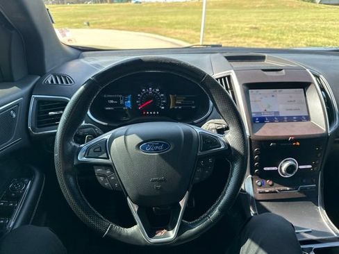 Used 2020 Ford Edge ST w/ Equipment Group 401A AWD/4WD image 14