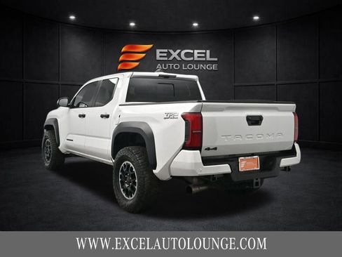 Used 2025 Toyota Tacoma TRD Off-Road w/ TRD Off Road Upgrade Package image 4