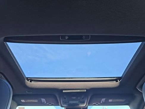 Used 2020 Lexus UX 250h w/ Premium Package image 29