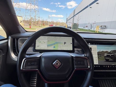 Used 2022 Rivian R1T Adventure image 38