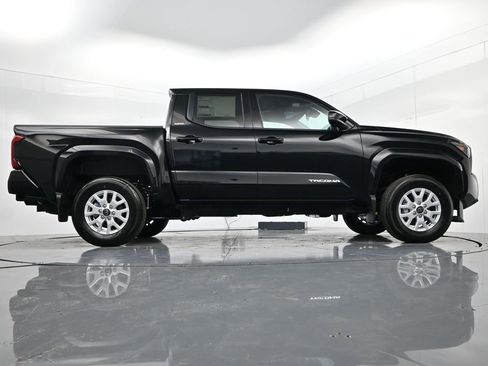 Used 2025 Toyota Tacoma SR5 AWD/4WD image 37