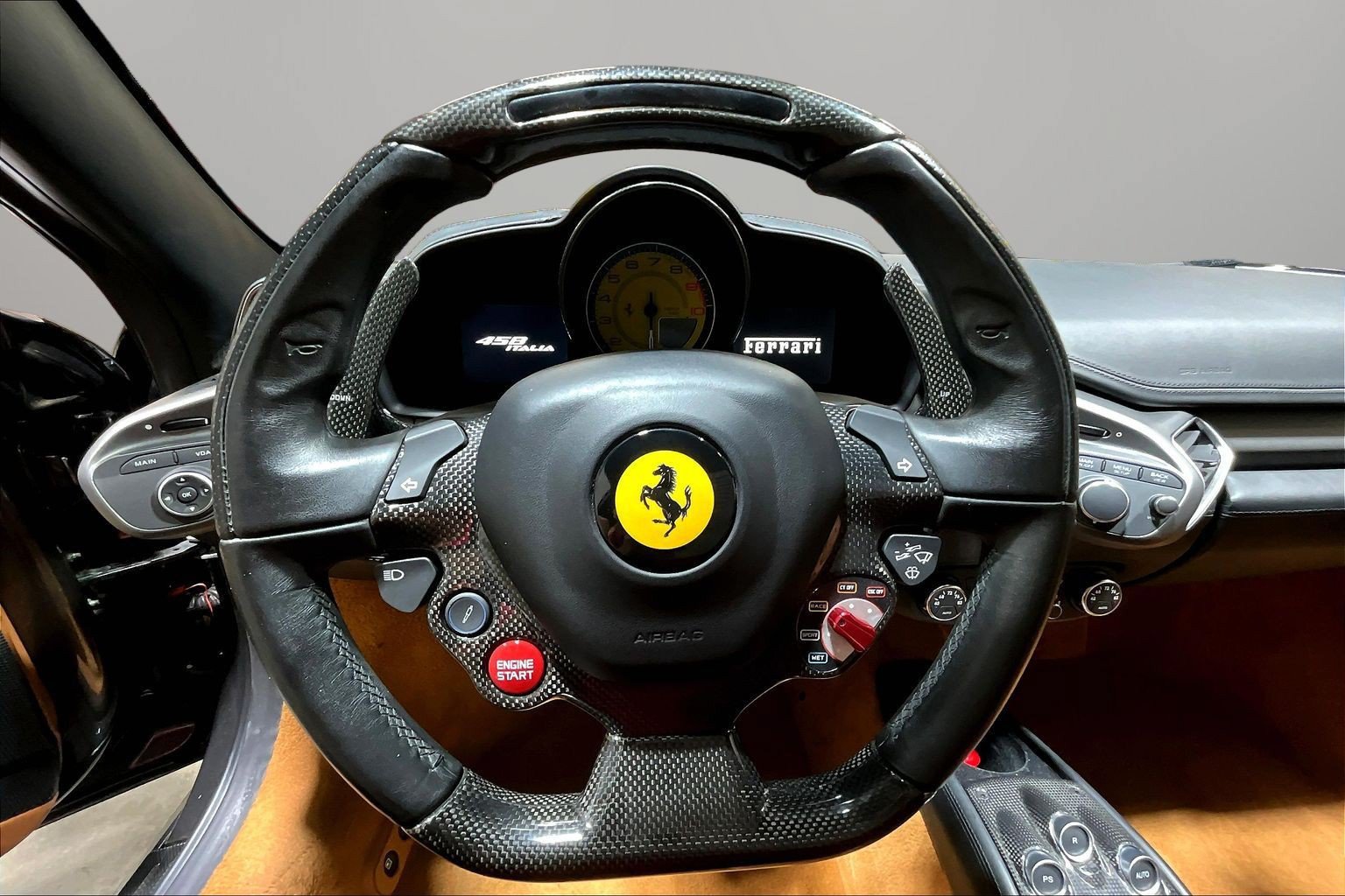 Used 2014 Ferrari 458 Italia Coupe RWD image 9