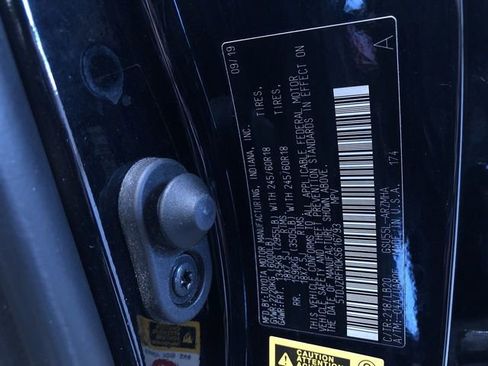 Used 2019 Toyota Highlander XLE AWD/4WD image 35