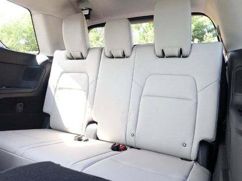 New 2026 Nissan Pathfinder SL AWD/4WD image 29