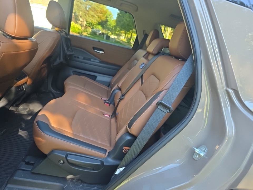 Certified 2024 Nissan Pathfinder Platinum w/ Cargo Package AWD/4WD image 6