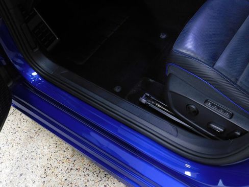 Used 2024 Volkswagen Golf R AWD/4WD image 28