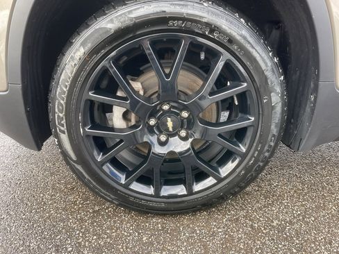 Used 2022 Chevrolet Trax LT w/ Sport Edition image 29