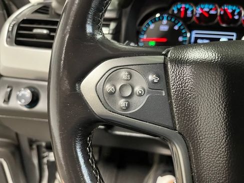 Used 2020 Chevrolet Suburban LT RWD image 25