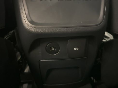 Used 2025 Ford Explorer Active AWD/4WD image 24