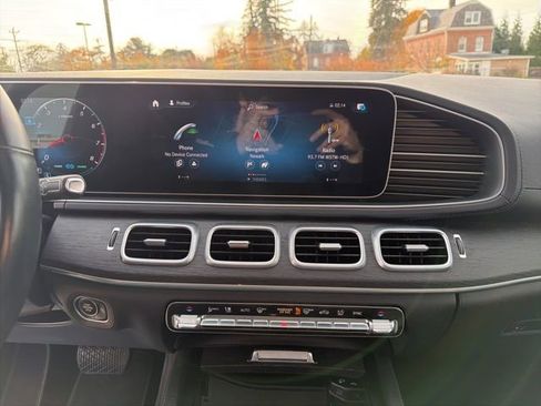 Used 2022 Mercedes-Benz GLS 450 4MATIC image 18