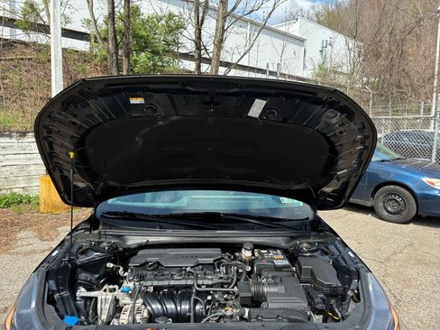 Used 2025 Kia K4 LXS image 32