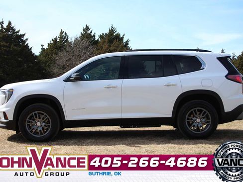 Used 2025 GMC Acadia Elevation image 5