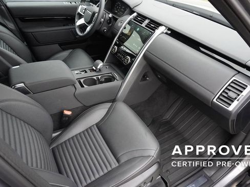 Used 2025 Land Rover Discovery S AWD/4WD image 22