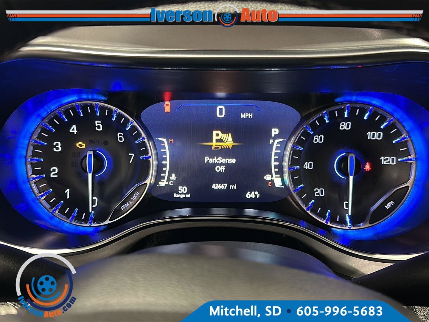 Used 2025 Chrysler Pacifica Limited FWD image 17
