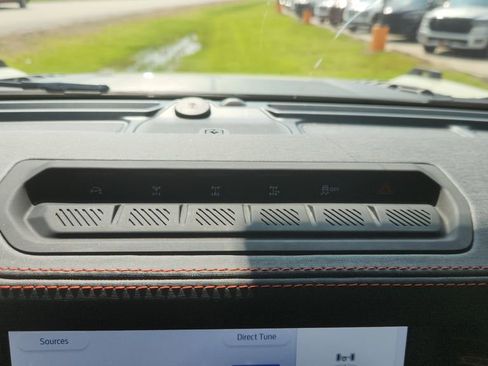 Used 2025 Ford Bronco Raptor AWD/4WD image 16