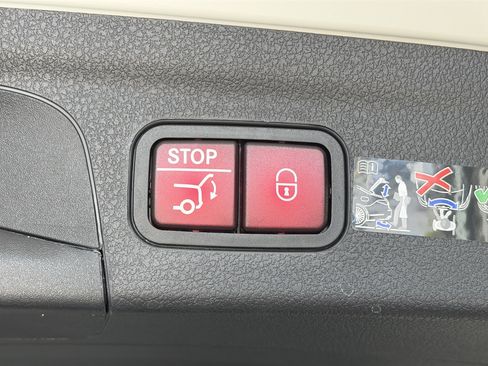 Certified 2026 Mercedes-Benz GLE 450 4MATIC image 15