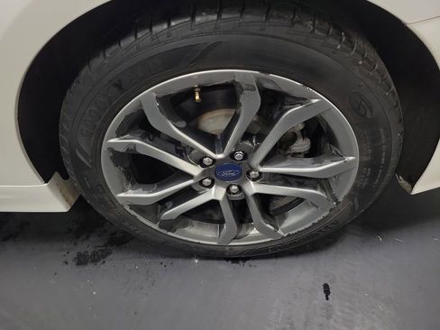 Used 2019 Ford Fusion Titanium image 11