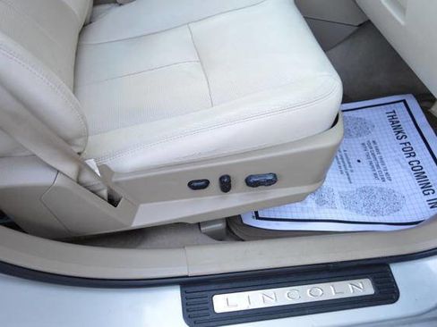 Used 2008 Lincoln MKZ image 28