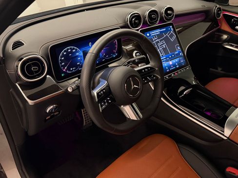 Certified 2023 Mercedes-Benz GLC 300 image 4