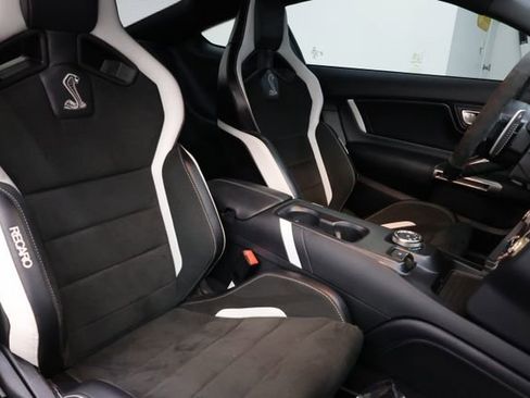 Used 2021 Ford Mustang Shelby GT500 w/ Carbon Fiber Track Pack image 77