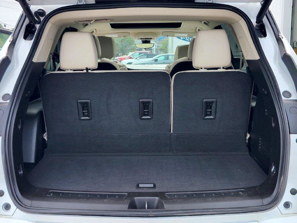 Used 2024 Buick Enclave Avenir w/ Avenir Technology Package AWD/4WD image 31