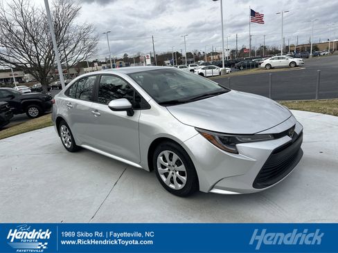 Certified 2024 Toyota Corolla LE image 1