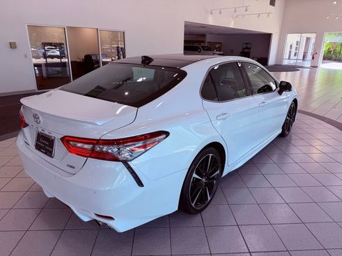 Used 2018 Toyota Camry XSE FWD image 11