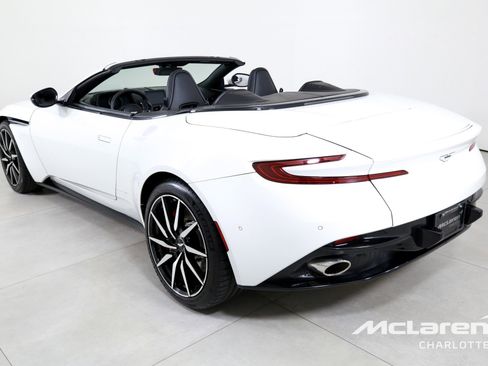 Used 2020 Aston Martin DB11 Volante RWD image 7