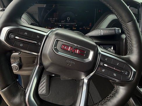 Certified 2025 GMC Yukon XL Elevation w/ LPO, Floor Liner Package AWD/4WD image 9