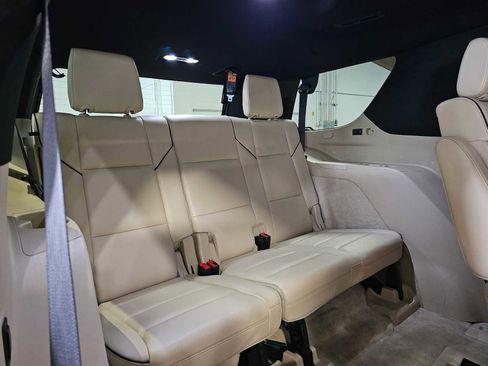 Used 2023 Cadillac Escalade Premium Luxury w/ Performance Package AWD/4WD image 14