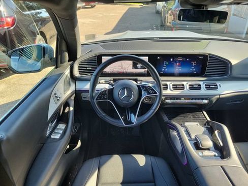 Used 2025 Mercedes-Benz GLS 450 4MATIC image 13