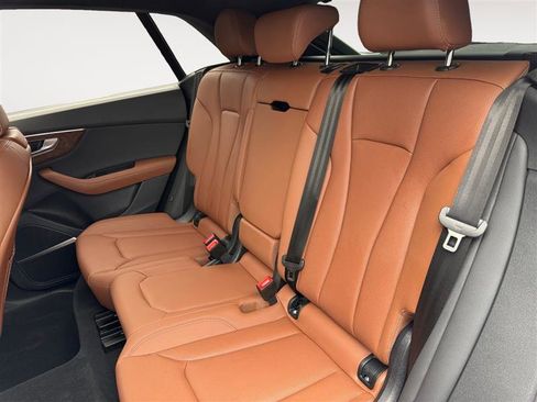 Used 2024 Audi Q8 Premium Plus w/ Premium Plus Package image 14