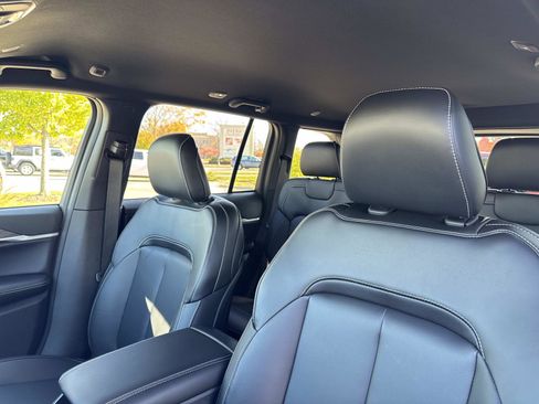 New 2025 Jeep Grand Cherokee Limited image 32