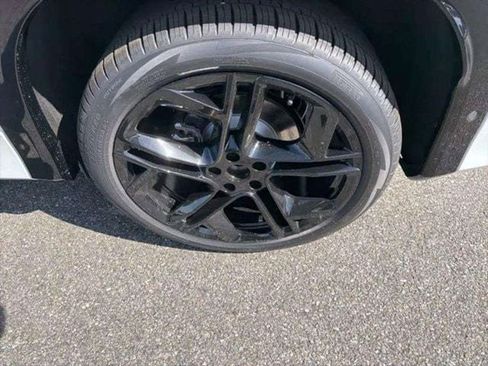 New 2026 Volkswagen Tiguan SE R-Line FWD image 10