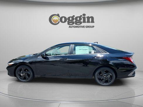 New 2026 Hyundai Elantra SEL Sport Premium FWD image 2