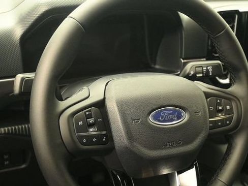 New 2026 Ford Ranger XLT w/ Black Appearance Package AWD/4WD image 15