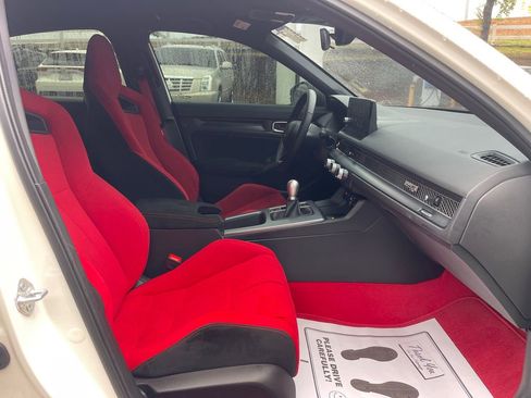Used 2025 Honda Civic Type R image 13