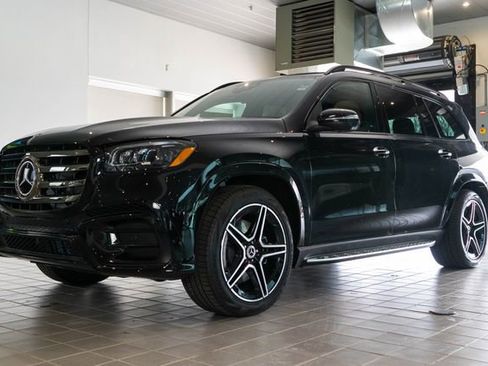 New 2026 Mercedes-Benz GLS 450 4MATIC image 3