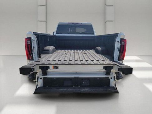 Used 2024 GMC Sierra 3500 Denali Ultimate AWD/4WD image 8