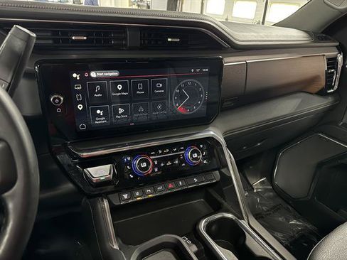 Certified 2024 GMC Sierra 3500 Denali w/ Denali Reserve Package AWD/4WD image 18