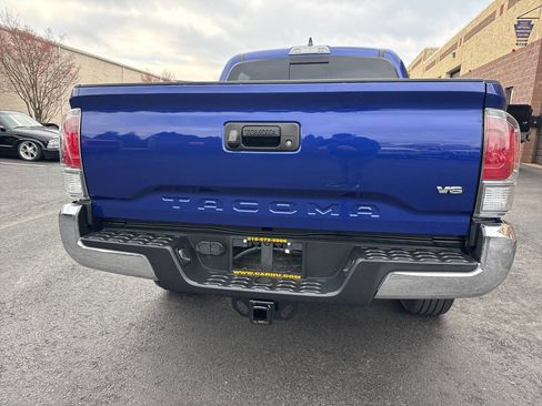 Used 2022 Toyota Tacoma TRD Off-Road image 25